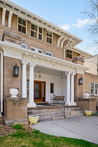 Mullen Mansion + Flats portefeuille de 2 propriétés à vendre sur LoopNet.ca - Photo du bâtiment - Image 2 de 8