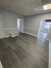 17 W Jefferson St, Rockville, MD à louer Photo intérieure- Image 2 de 2