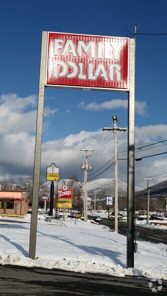609 Market St, Tazewell, VA à louer - Photo du bâtiment - Image 1 de 4