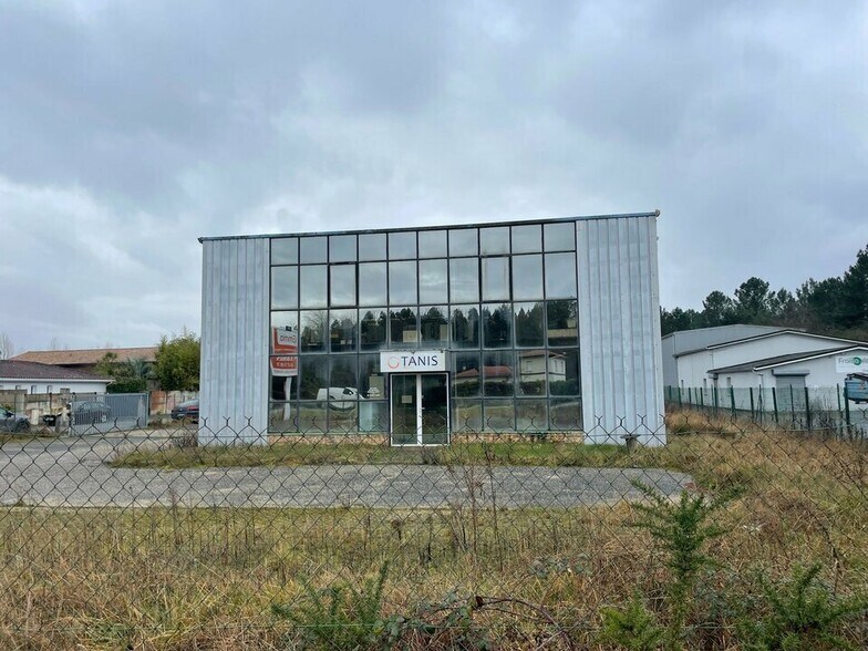 Industrial in Saint-Jean-d'Illac for lease - Building Photo - Image 2 of 12