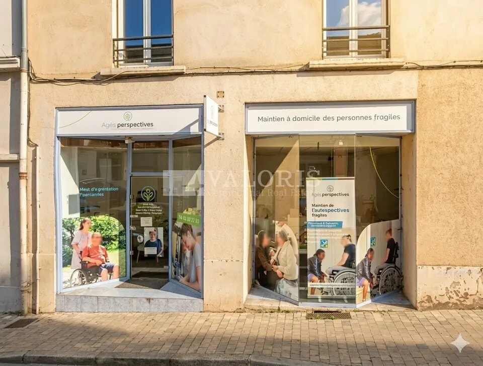 Retail in Villefranche-sur-Saône for lease Primary Photo- Image 1 of 9