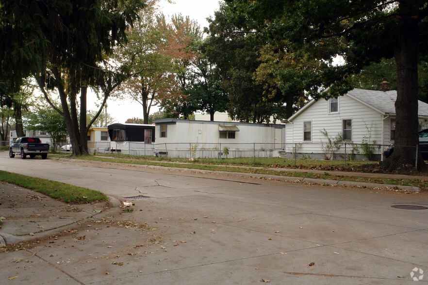 MI/OH MHC Portfolio portfolio of 3 properties for sale on LoopNet.ca - Primary Photo - Image 3 of 11