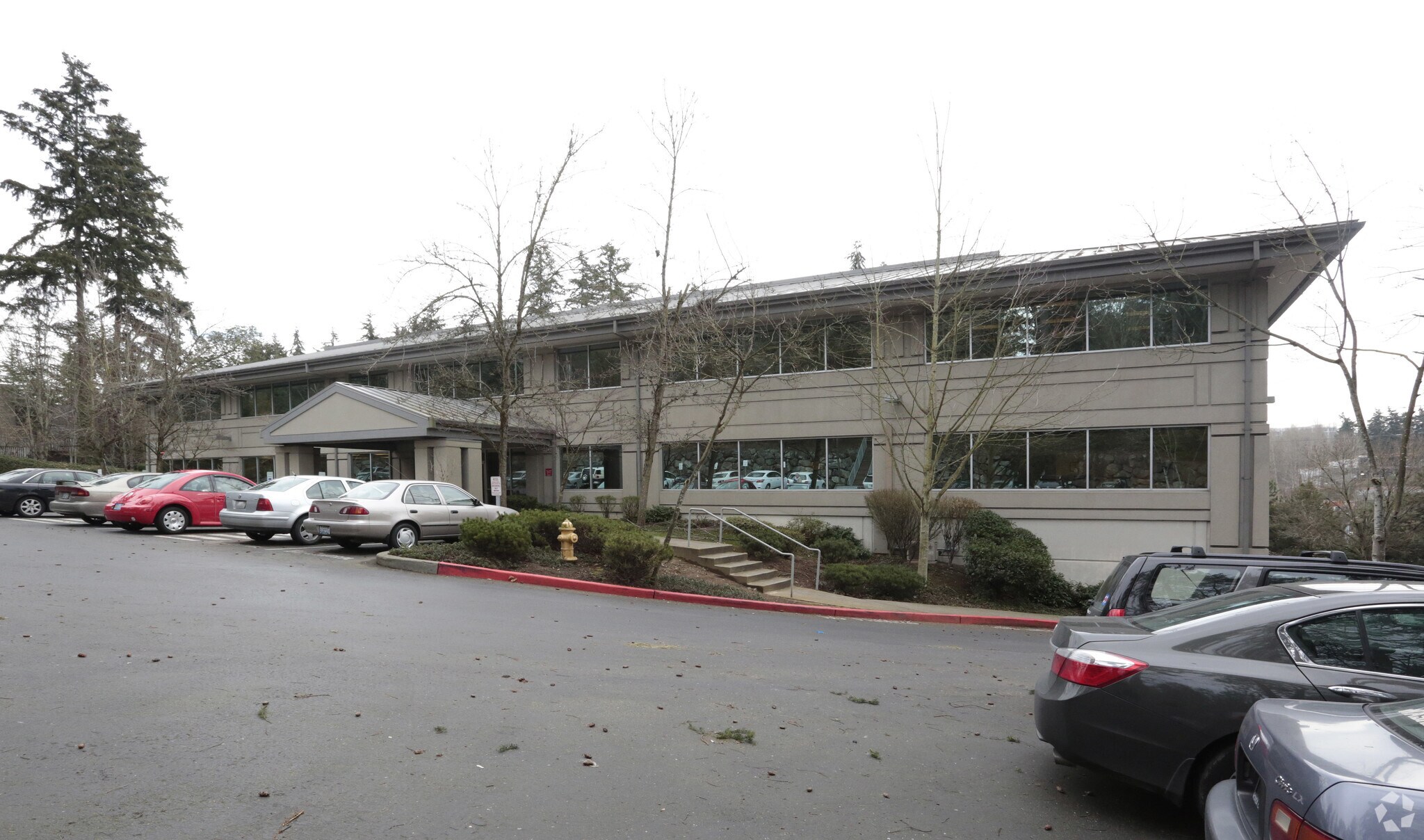 12822 SE 32nd St, Bellevue, WA à louer Photo du bâtiment- Image 1 de 12