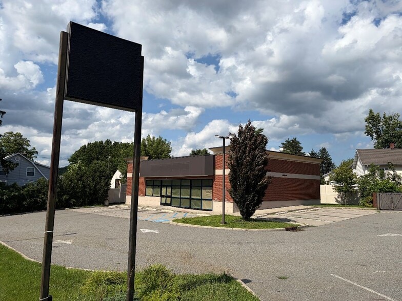 61 State Rt 23, Hamburg, NJ for lease - Building Photo - Image 2 of 2