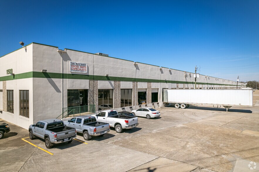 11500 S Main St, Houston, TX à louer - Photo du bâtiment - Image 2 de 4