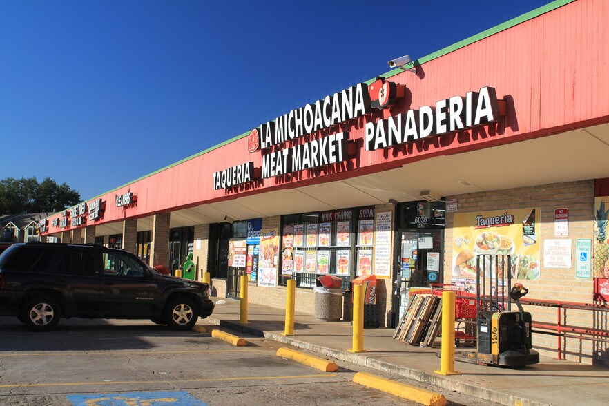 6000-6050 S Gessner Dr, Houston, TX à louer - Photo du bâtiment - Image 2 de 5