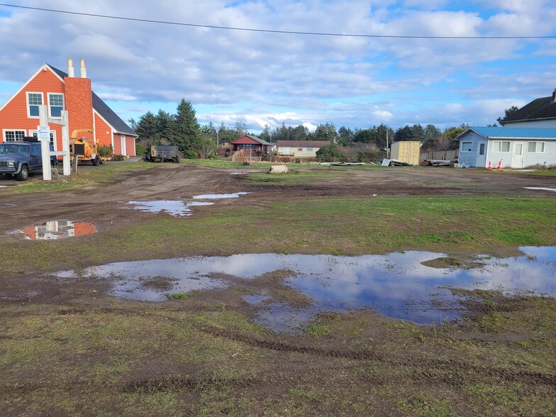 598 Point Brown NE Ave, Ocean Shores, WA for sale - Building Photo - Image 1 of 5