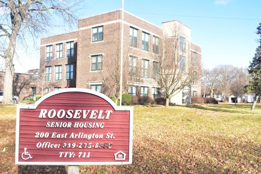 200 E Arlington St, Waterloo, IA à vendre - Photo principale - Image 1 de 28