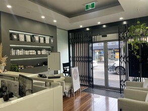 684 Burke Road, Camberwell for lease Lobby- Image 2 of 10