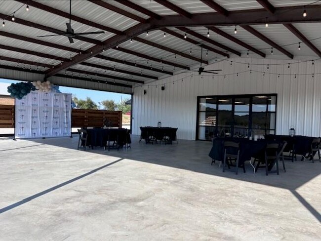 Plus de détails pour 1212 Packing House rd, Graham, TX - Flex à vendre
