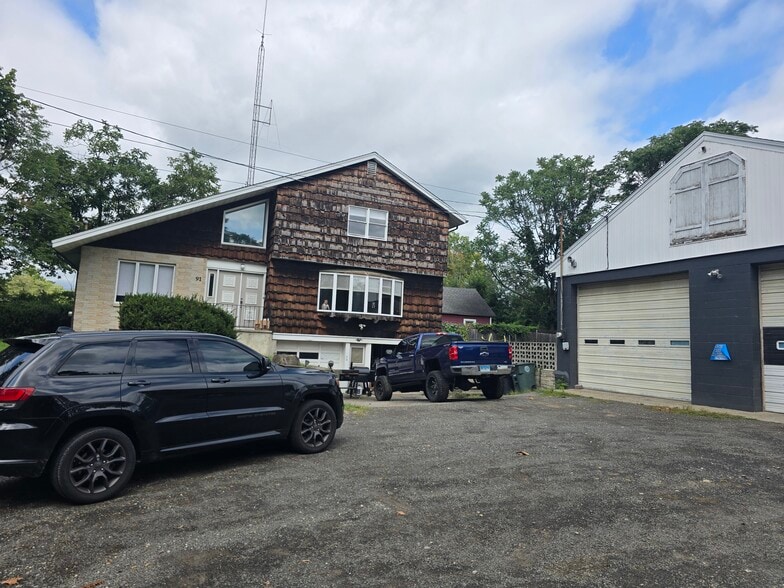 91 Ford St, Milford, CT for sale - Primary Photo - Image 1 of 12