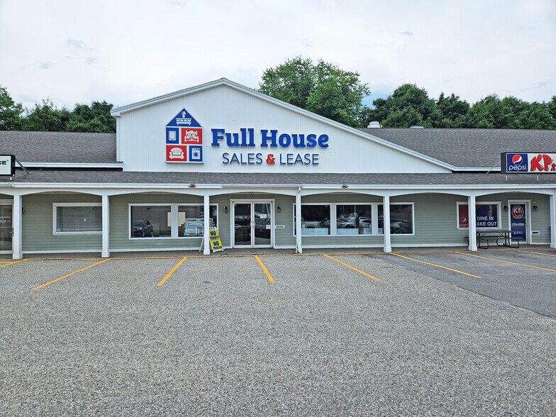 245 Center St, Auburn, ME à louer - Photo du bâtiment - Image 1 de 4