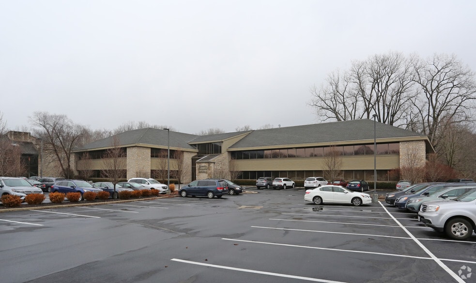 7650 Rivers Edge Dr, Columbus, OH for lease - Primary Photo - Image 2 of 4