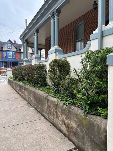 535 W Orange St, Lancaster, PA for lease - Building Photo - Image 2 of 7