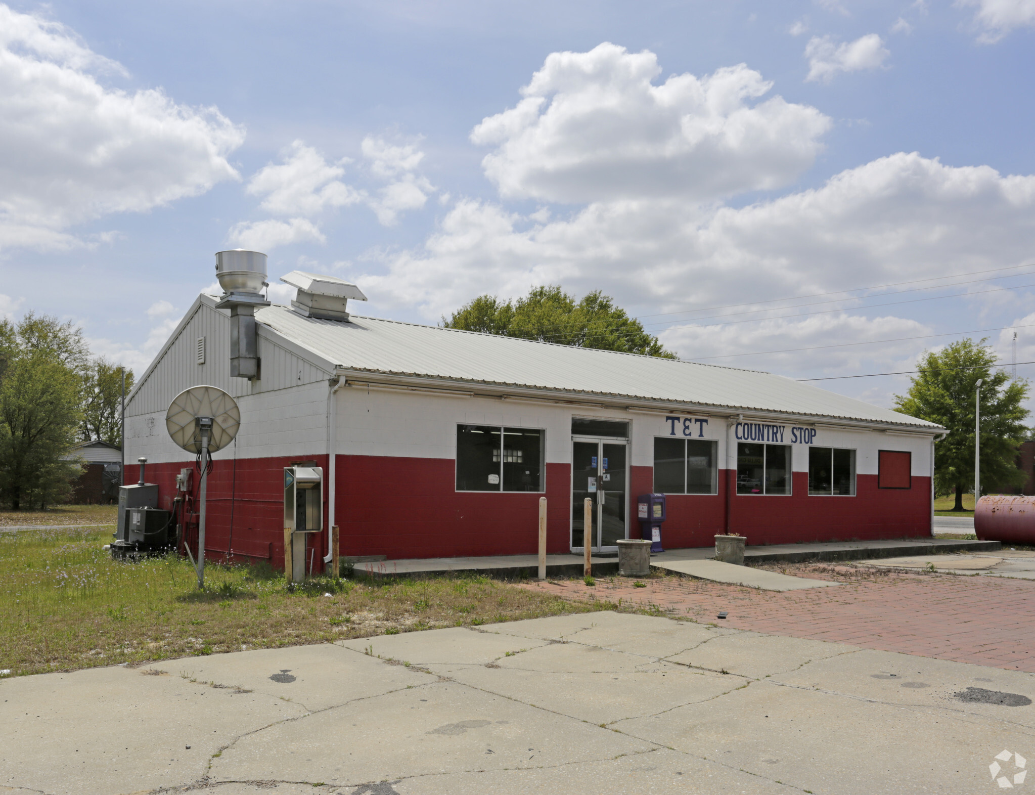 390 E Pine Ave, Mc Bee, SC for sale Primary Photo- Image 1 of 1