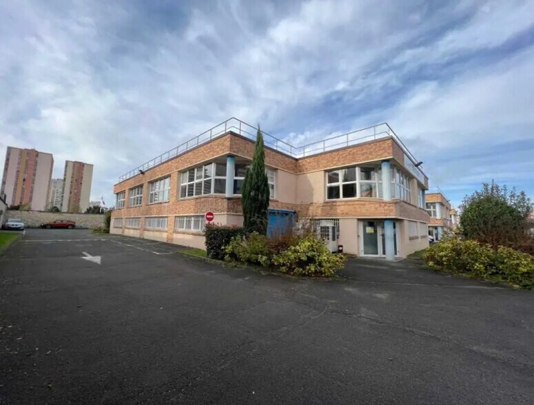 Flex dans Ivry-sur-Seine à louer - Photo du bâtiment - Image 1 de 8