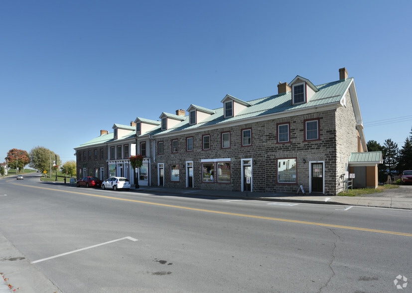 159-191 King St E, Prescott, ON à louer - Photo du bâtiment - Image 1 de 3