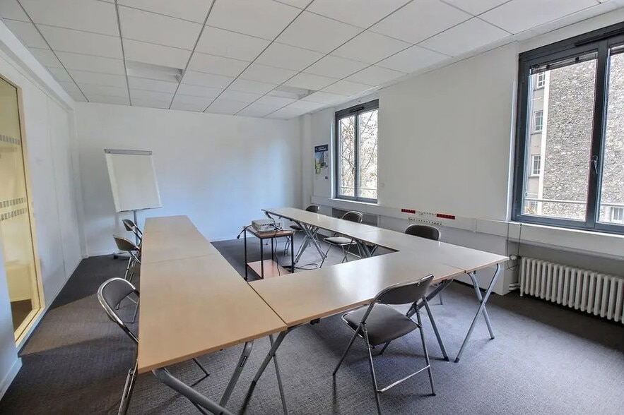 Office in Paris for lease - Interior Photo - Image 3 of 10