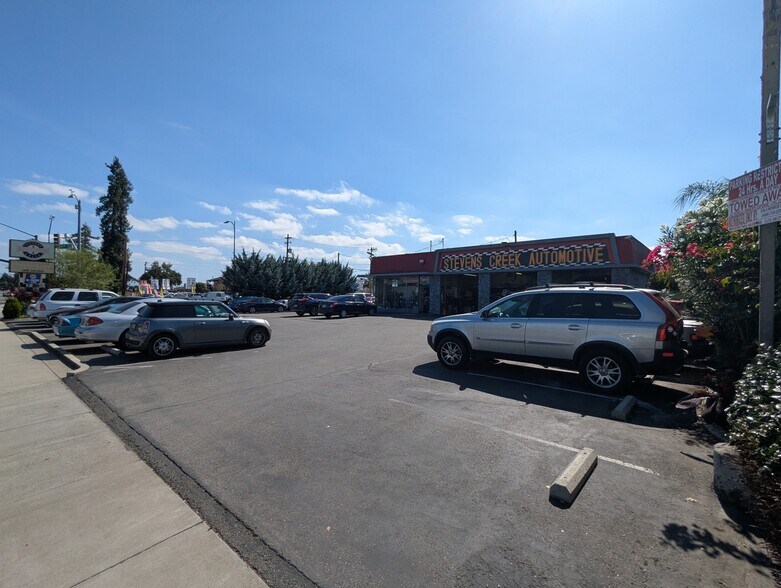 2812 Stevens Creek Blvd, San Jose, CA à vendre - Photo du bâtiment - Image 3 de 9