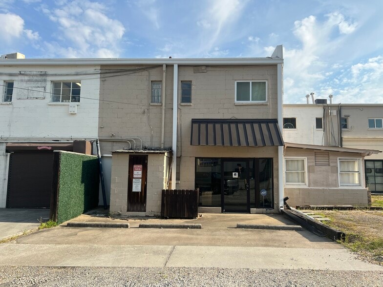 24 E Andrews Dr NW, Atlanta, GA à louer - Photo du bâtiment - Image 1 de 9