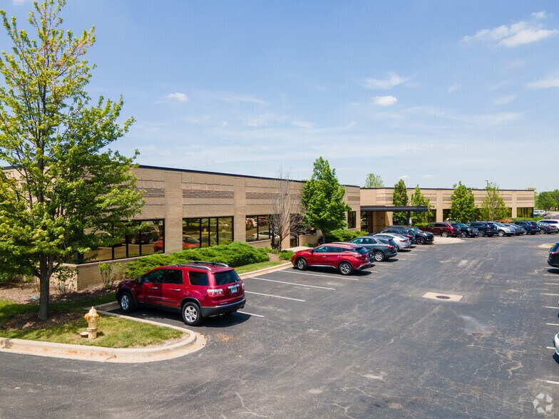 18425 W Creek Dr, Tinley Park, IL à louer - Photo du bâtiment - Image 2 de 6