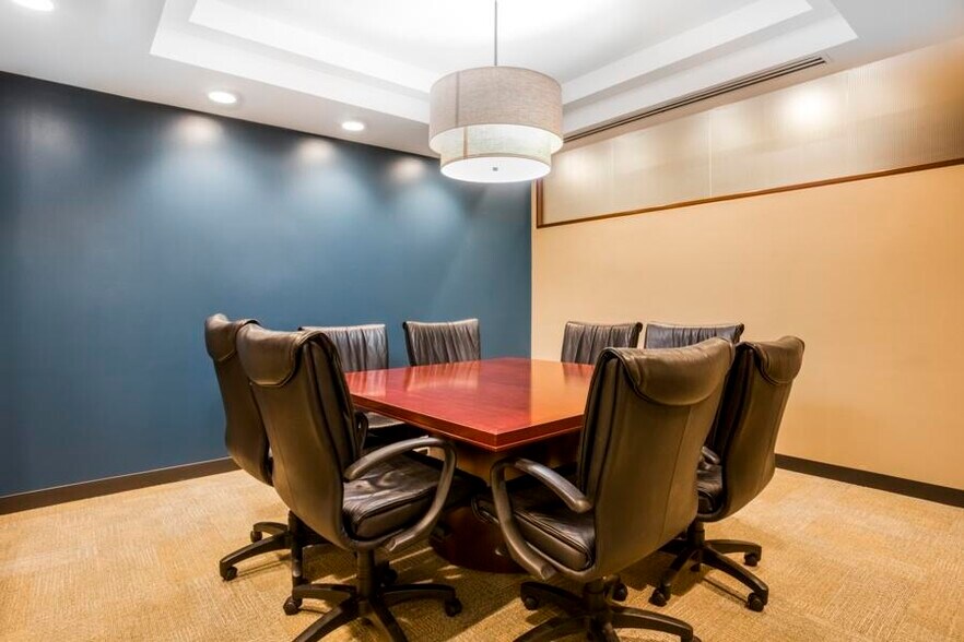 49 High St, Barrie, ON à louer - Photo intérieure - Image 2 de 4