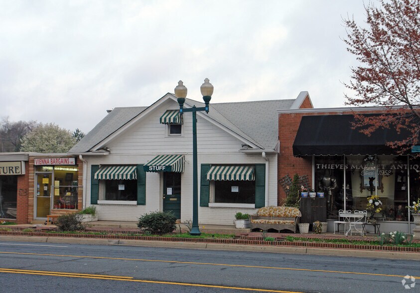 126-132 Maple Ave, Vienna, VA à louer - Photo du bâtiment - Image 2 de 2