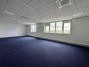 Office in Pantin for lease Interior Photo- Image 2 of 7