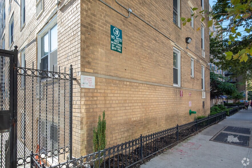 142-20 Franklin Ave, Flushing, NY for sale - Building Photo - Image 2 of 9