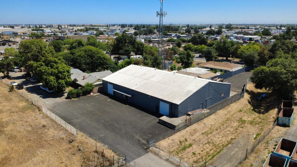 7120 McCurdy Ln, Sacramento, CA à vendre - Photo du bâtiment - Image 3 de 9
