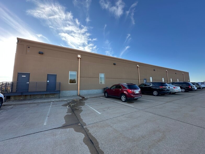 1320 19th Ave NW, Clinton, IA for sale - Building Photo - Image 3 of 18