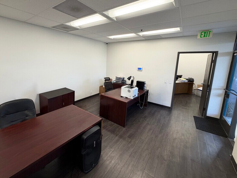 9455 De Soto Ave, Chatsworth, CA à louer - Photo du bâtiment - Image 3 de 3