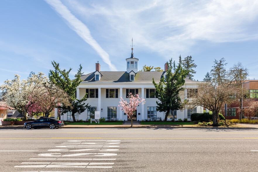 600 A Ave, Lake Oswego, OR for lease - Building Photo - Image 2 of 18