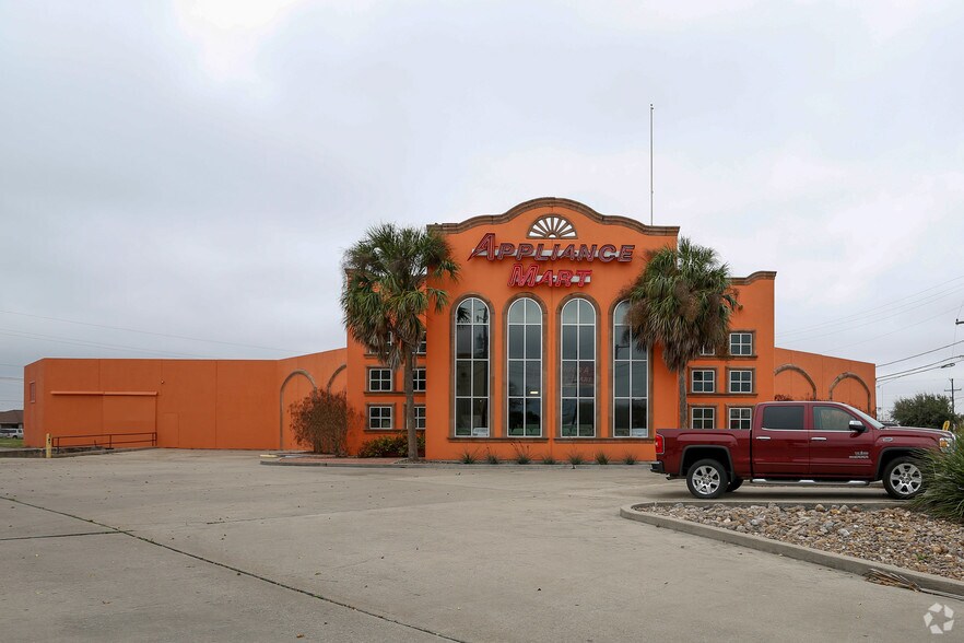 13340 Leopard St, Corpus Christi, TX for lease - Building Photo - Image 2 of 42