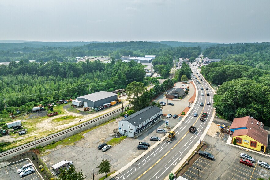 697 Main St, Holden, MA à louer - Aérien - Image 3 de 3