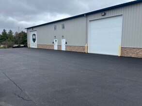 4501 Airport Dr, Valparaiso, IN for lease Building Photo- Image 2 of 11