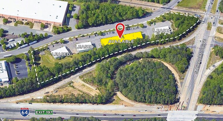 561 Eastpark Ct, Sandston, VA à louer - Photo principale - Image 1 de 7