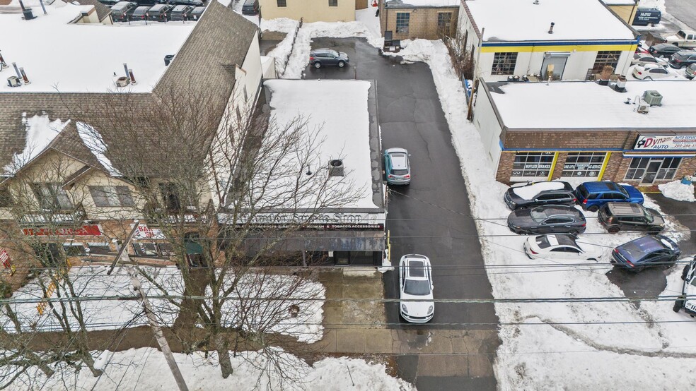 1529 Dixwell Ave, Hamden, CT for sale - Building Photo - Image 2 of 17