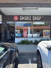 1362-1378 E Thousand Oaks Blvd, Thousand Oaks, CA à louer Photo du bâtiment- Image 2 de 2