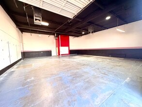 3532 W Thomas Rd, Phoenix, AZ for lease Interior Photo- Image 2 of 11
