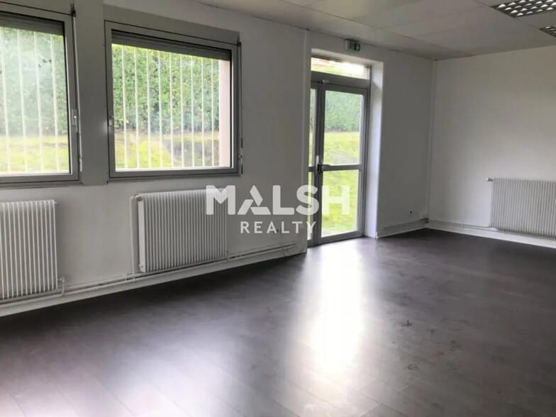 Office in Rillieux-la-Pape for lease - Interior Photo - Image 2 of 3