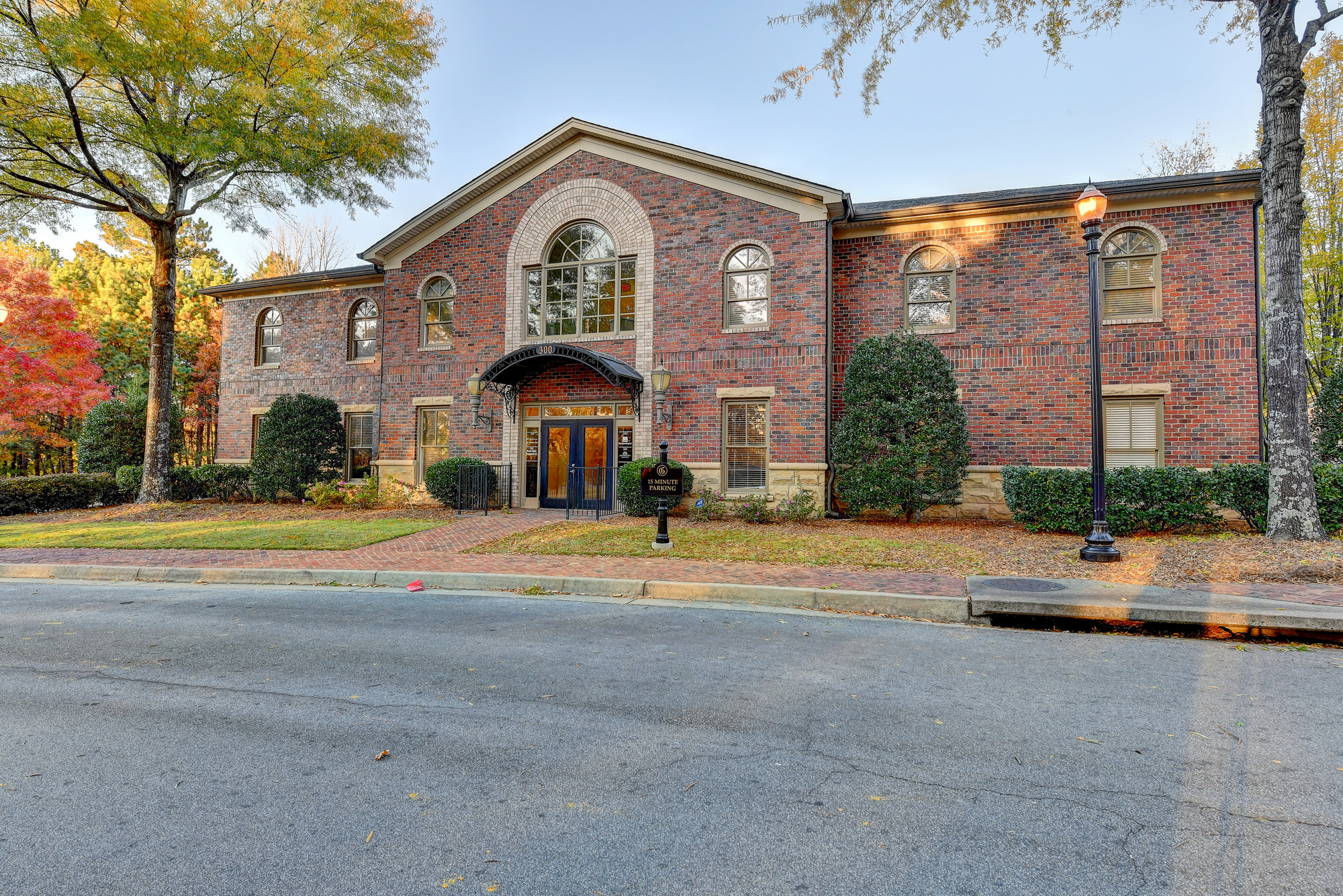 5400 Laurel Springs Pky, Suwanee, GA à vendre Photo du bâtiment- Image 1 de 1