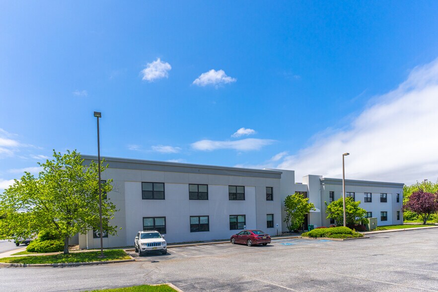 499 Beckett Rd, Swedesboro, NJ à louer - Photo du bâtiment - Image 1 de 5