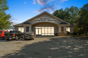 Magnolia Veterinary Hospital - Parc de stationnement couvert