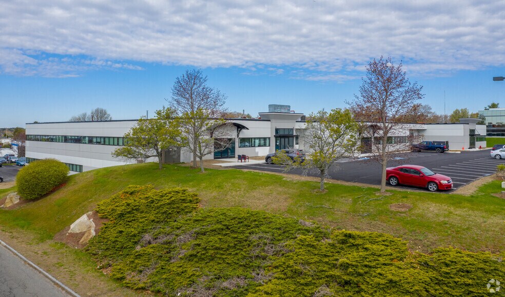 2 Centennial Dr, Peabody, MA à louer - Photo du bâtiment - Image 3 de 5
