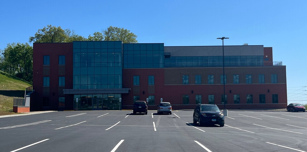 11800 Old Bluff Rd, Columbia, IL for lease - Primary Photo - Image 2 of 3