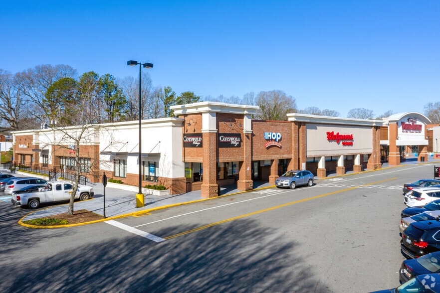 282 S Sharon Amity Rd, Charlotte, NC for lease - Building Photo - Image 2 of 19