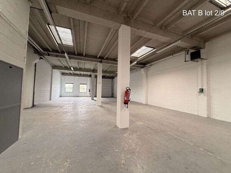 Local d'activités dans Saint-Quentin-Fallavier à vendre - Photo intérieure - Image 2 de 26