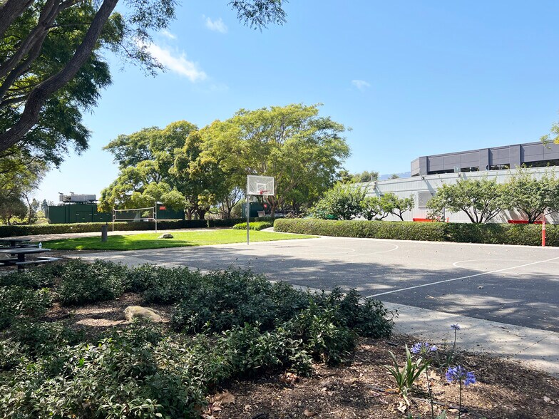 5427 Hollister Ave, Santa Barbara, CA à louer - Photo intérieure - Image 3 de 12