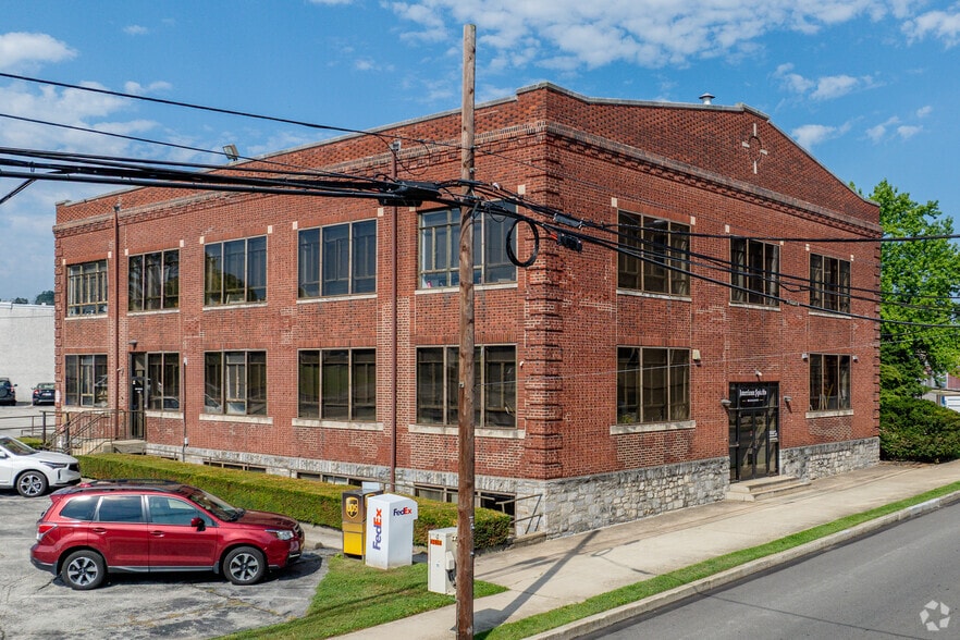 408 E 4th St, Bridgeport, PA for lease - Building Photo - Image 1 of 12